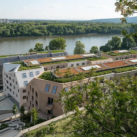 Olive-riverside-city Center-castle-aircondition-self Check-in Apartment