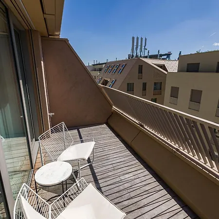 Apartment Olive-riverside-city Center-castle-aircondition-self Check-in *