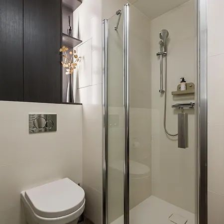 Apartment Olive-riverside-city Center-castle-aircondition-self Check-in *