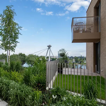 Apartment Olive-riverside-city Center-castle-aircondition-self Check-in