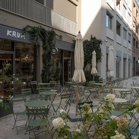 Olive-riverside-city Center-castle-aircondition-self Check-in Pressburg