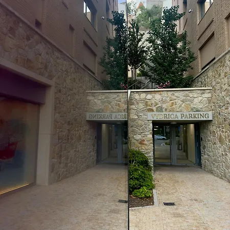 Olive-riverside-city Center-castle-aircondition-self Check-in Pressburg